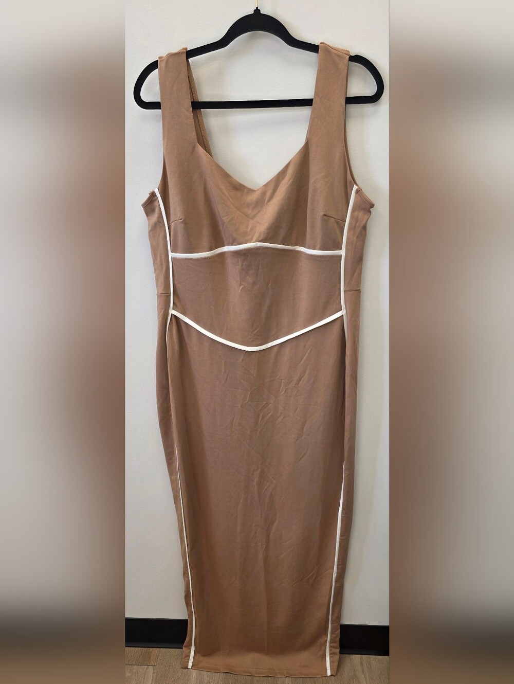 BTFBM XXL Tan Maxi Dress White Contrast Piping Sleeveless V-Neck NWOT